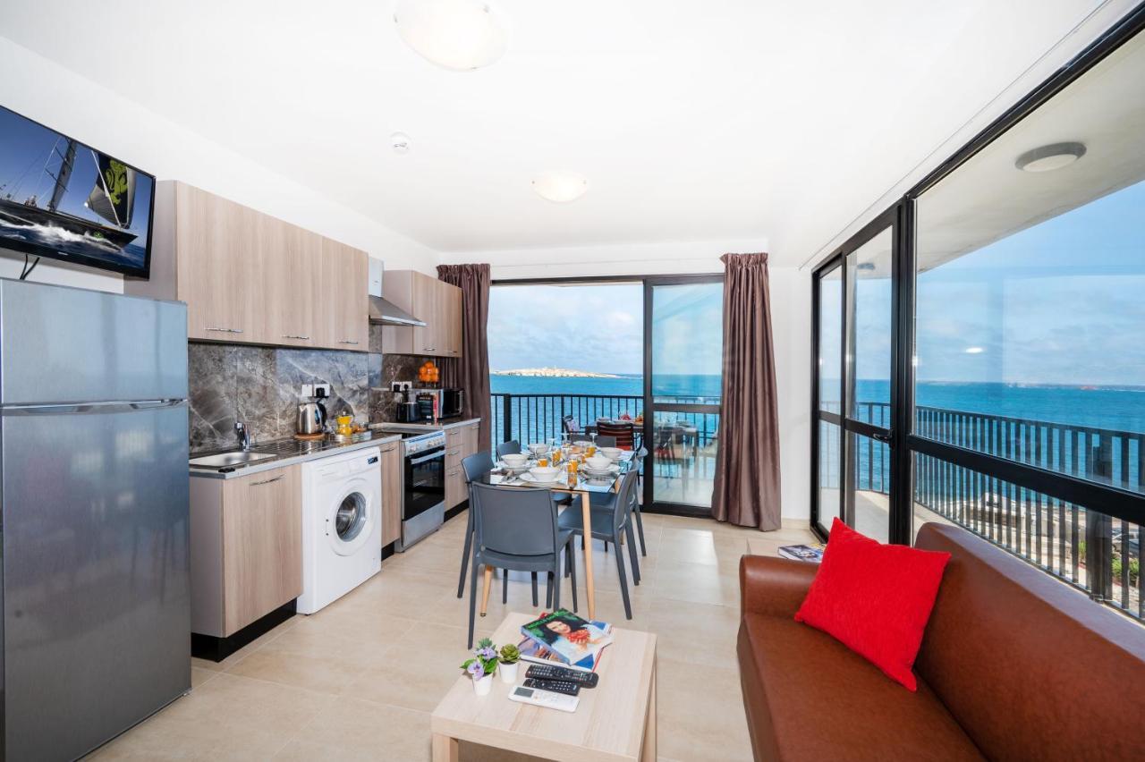 Islet Promenade Seafront Apartment With Large Corner Terrace By Getawaysmalta St. Paul's Bay Luaran gambar