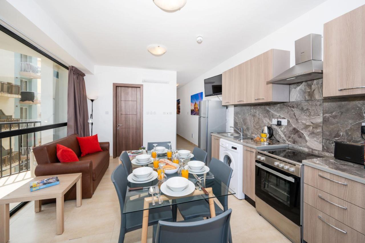 Islet Promenade Seafront Apartment With Large Corner Terrace By Getawaysmalta St. Paul's Bay Luaran gambar