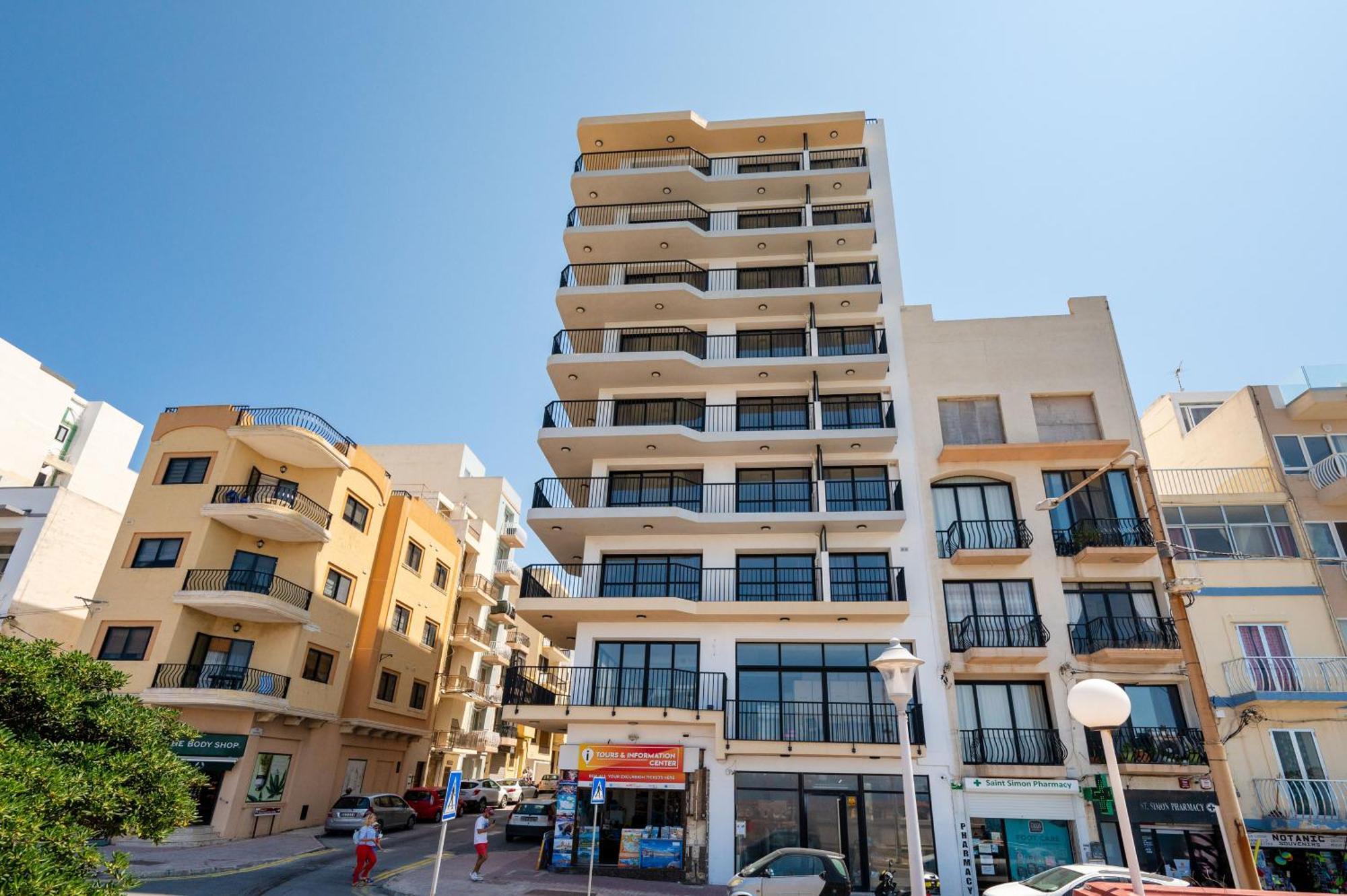 Islet Promenade Seafront Apartment With Large Corner Terrace By Getawaysmalta St. Paul's Bay Luaran gambar